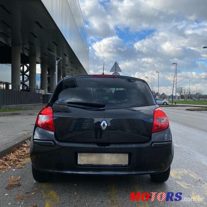 2008' Renault Clio 1,5 Dci photo #5