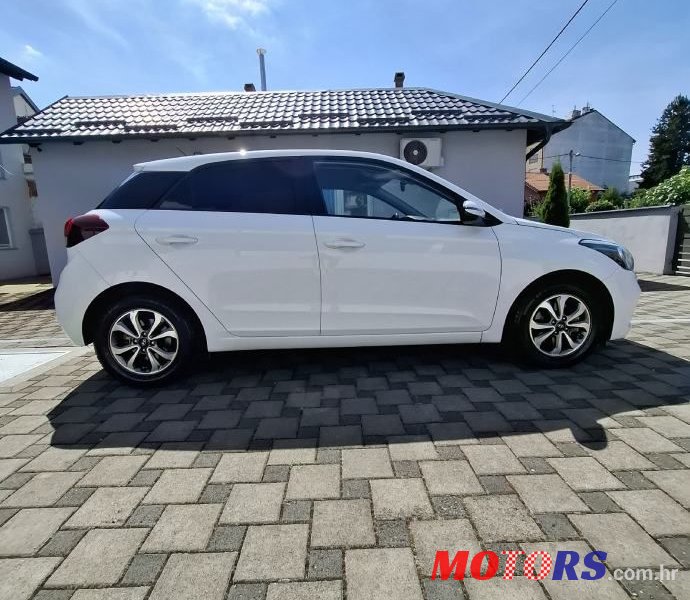 2019' Hyundai i20 1,0 T-Gdi photo #6