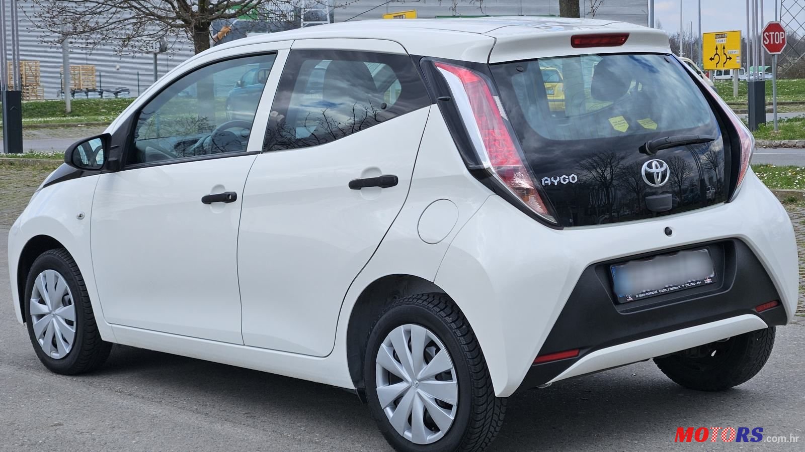 2017' Toyota Aygo 1,0 photo #2