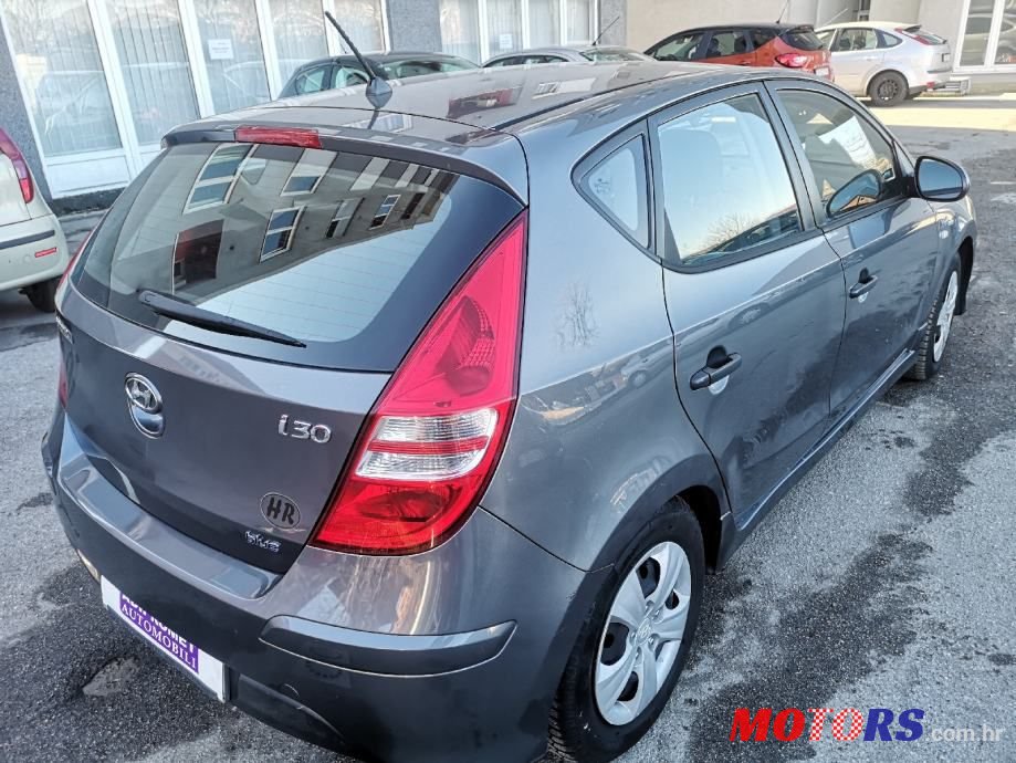 2011' Hyundai i30 1,6 Crdi photo #3