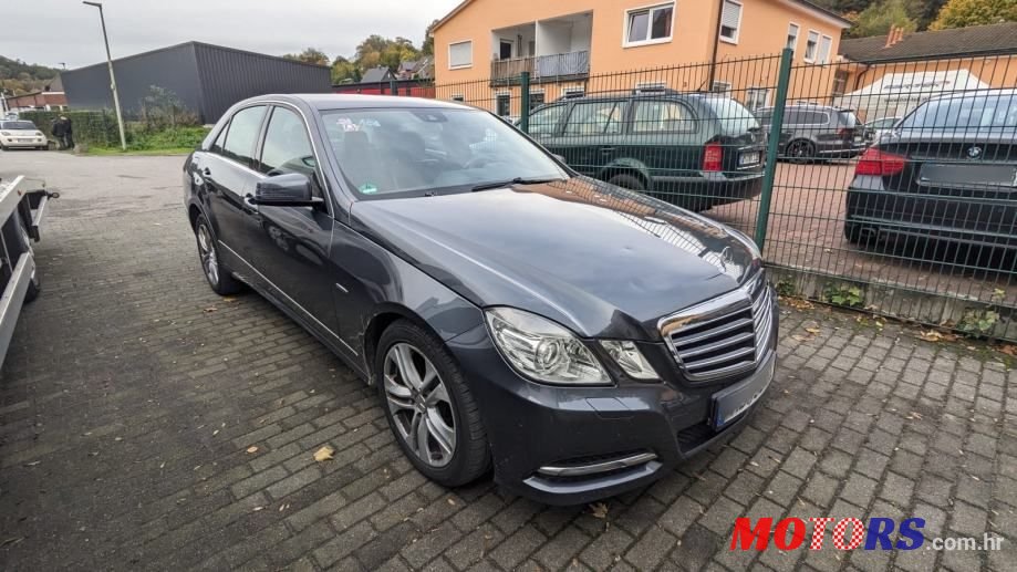 2011' Mercedes-Benz E-Klasa 220 Cdi photo #2