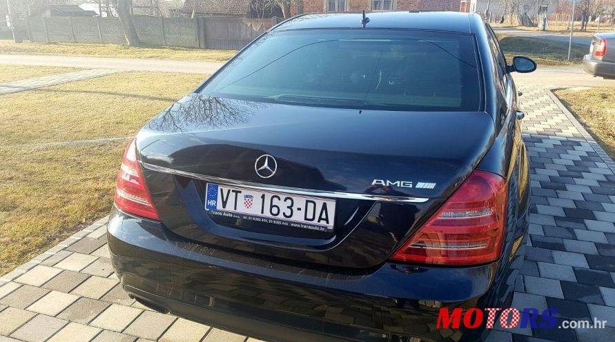 2009' Mercedes-Benz S-Class 4Matic 320 Cdi photo #1