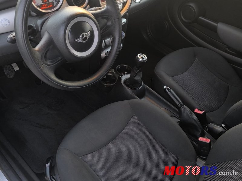 2008' MINI One 1.4, R56 photo #5