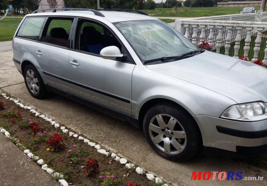 2004' Volkswagen Passat 1,9 Tdi photo #1