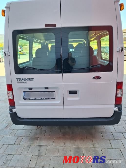 2010' Ford Transit Kombi photo #5