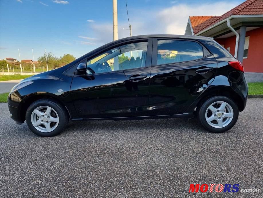 2008' Mazda 2 photo #2