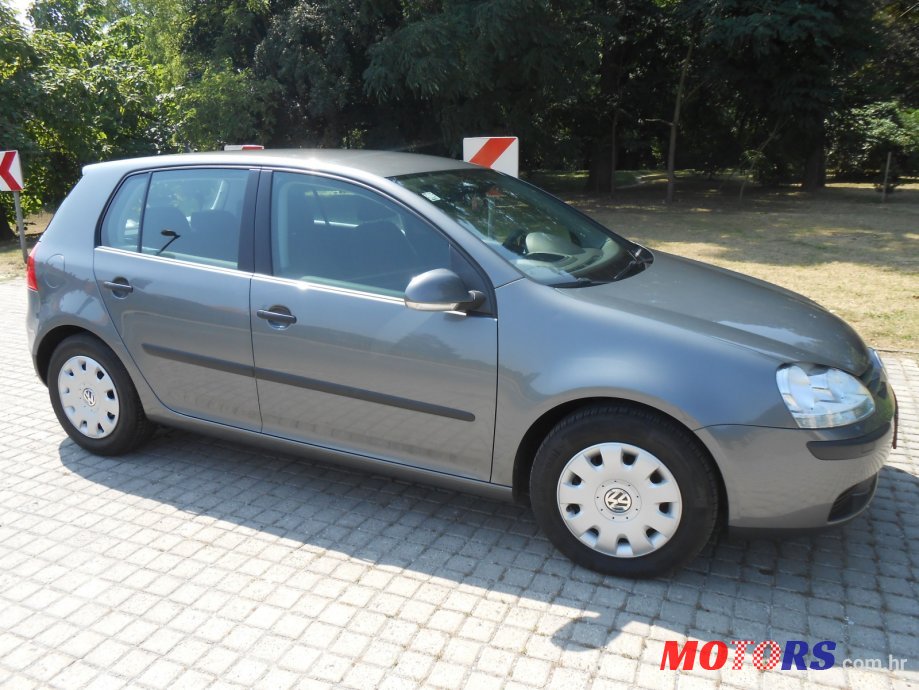 2006' Volkswagen Golf photo #1