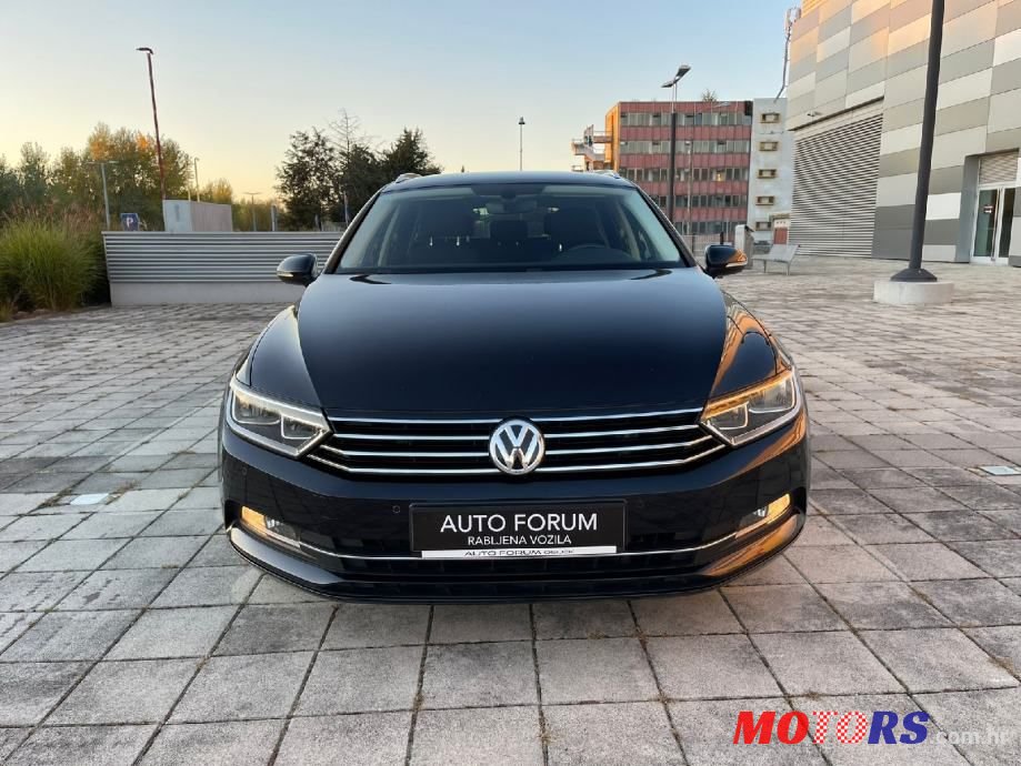 2015' Volkswagen Passat Variant photo #2