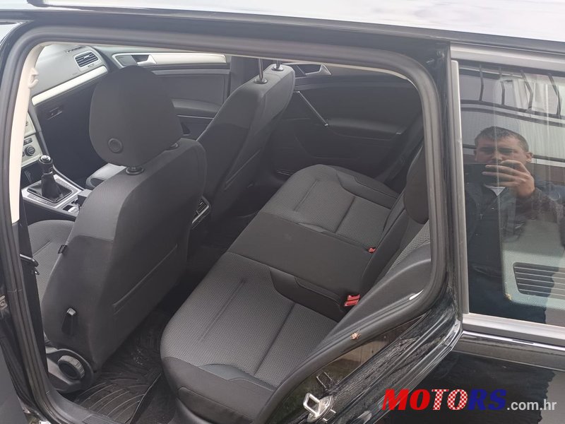 2014' Volkswagen Golf 7 Variant photo #4