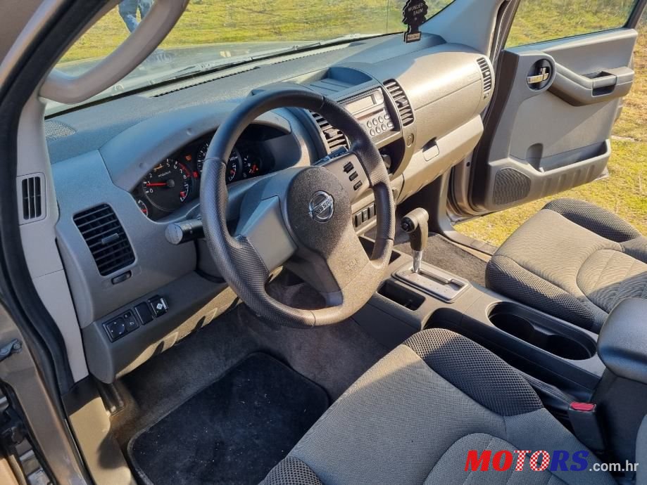 2005' Nissan Pathfinder 4.0 photo #3