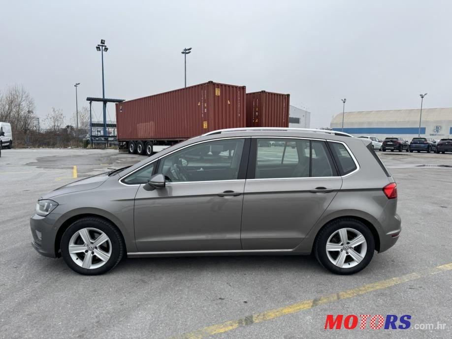 2016' Volkswagen Golf Sportsvan photo #5