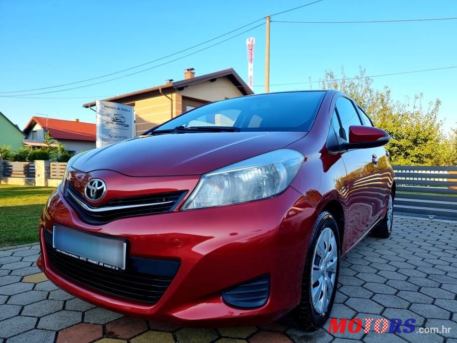 2012' Toyota Yaris photo #1