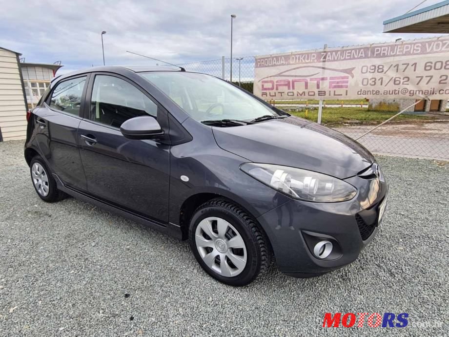 2013' Mazda 2 2 Cd95 photo #2