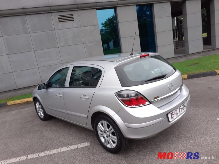 2008' Opel Astra 1,4 photo #5