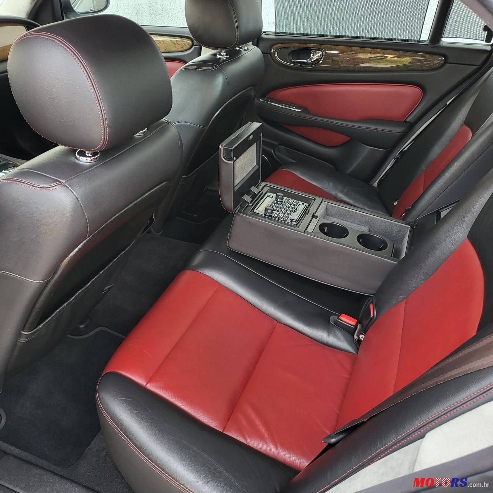 2004' Jaguar XJ 4,2 V8 photo #5