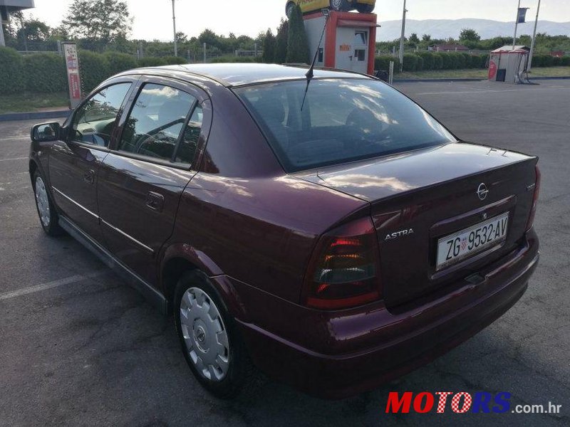 2004' Opel Astra 1.7 Dti photo #1