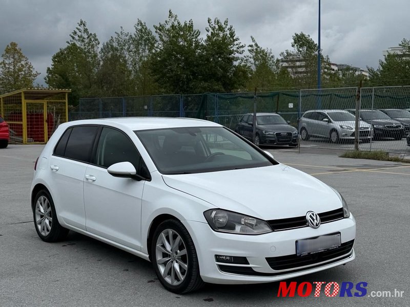 2013' Volkswagen Golf VII 1,6 Tdi Bmt photo #3