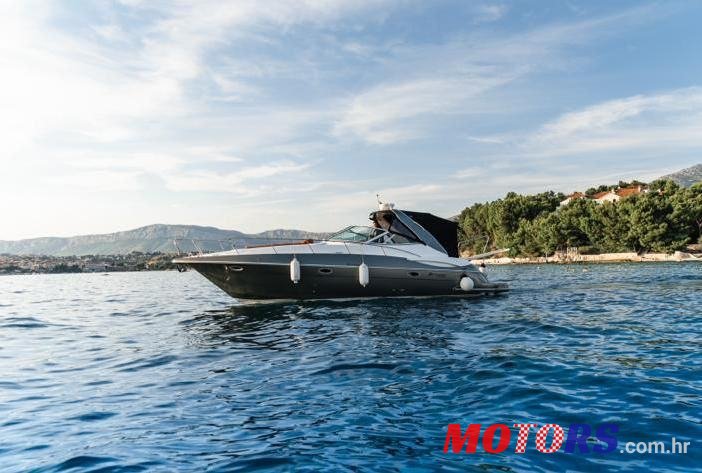 2001' Cruisers Yachts 3470 photo #1