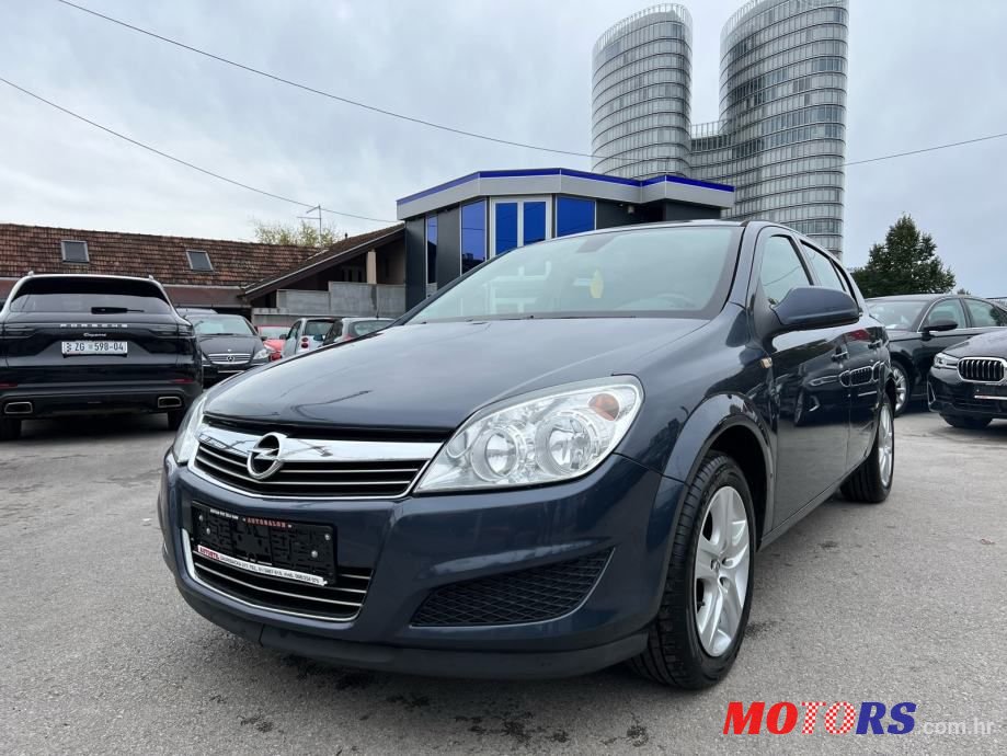 2009' Opel Astra photo #1