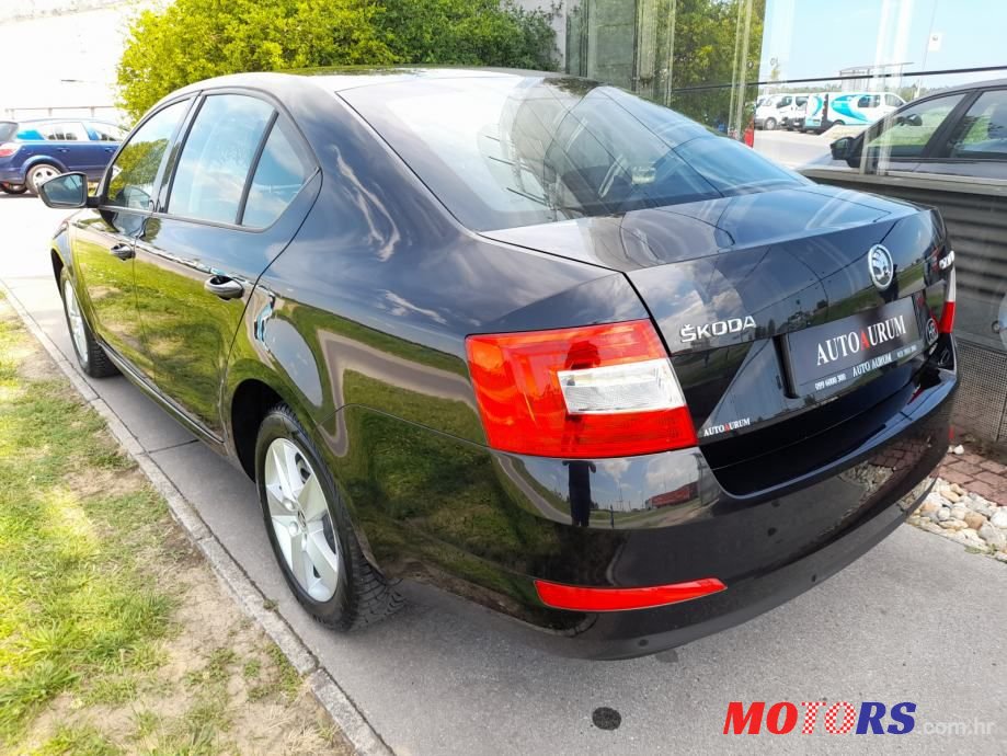 2013' Skoda Octavia photo #3