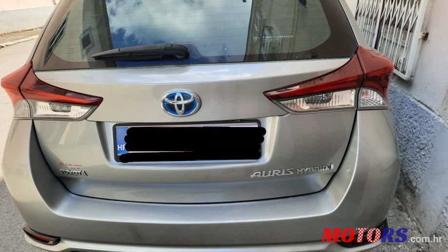 2016' Toyota Auris Karavan photo #2