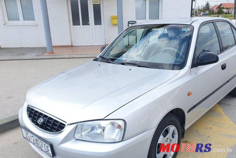 2002' Hyundai Accent 1,3 photo #1