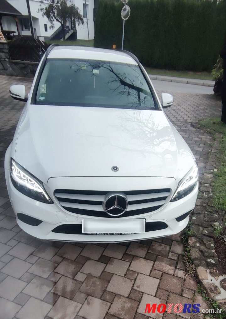 2019' Mercedes-Benz C 180 photo #2