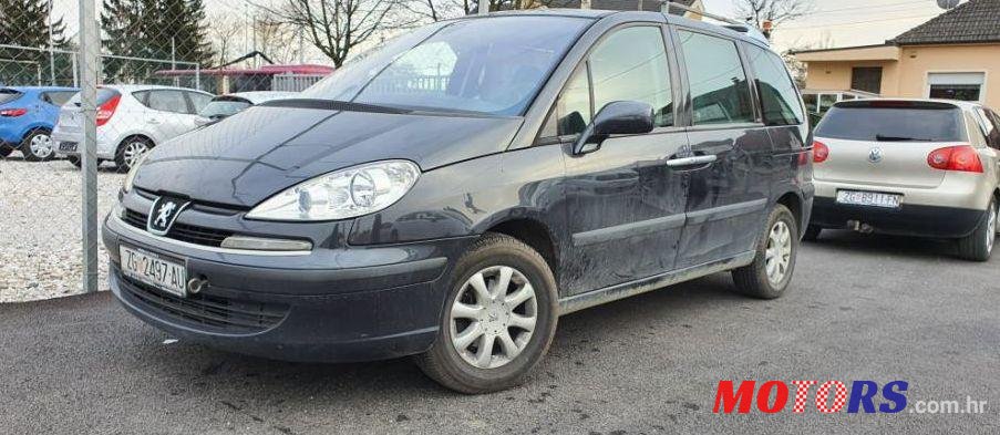 2004' Peugeot 807 St 2,2 Hdi photo #1