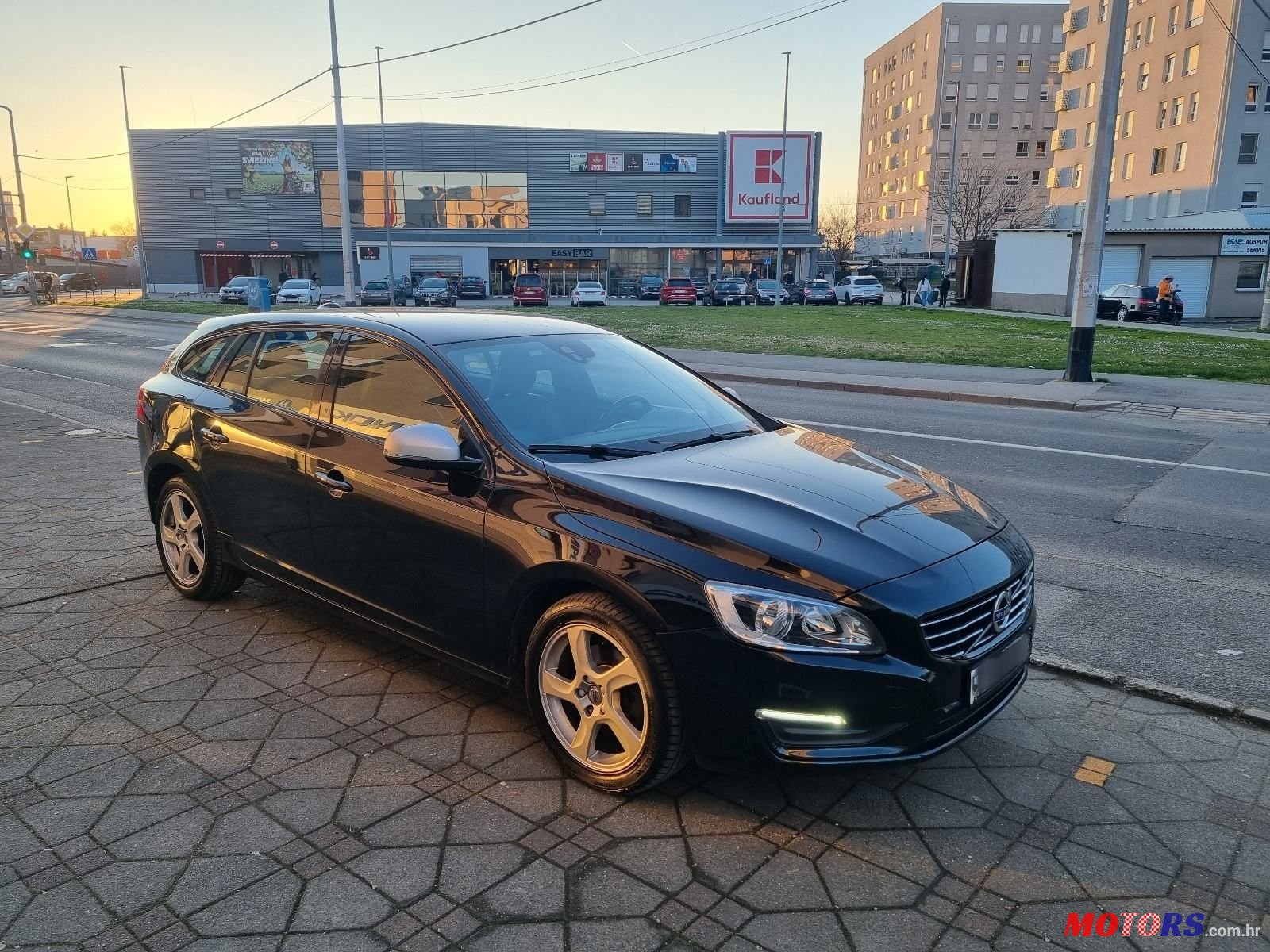 2017' Volvo V60 D2 photo #4