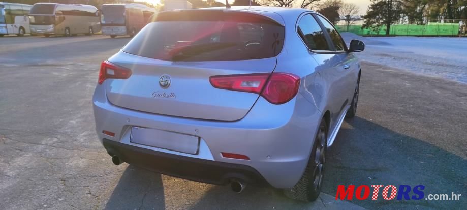 2012' Alfa Romeo Giulietta 2,0 D. N. A photo #5