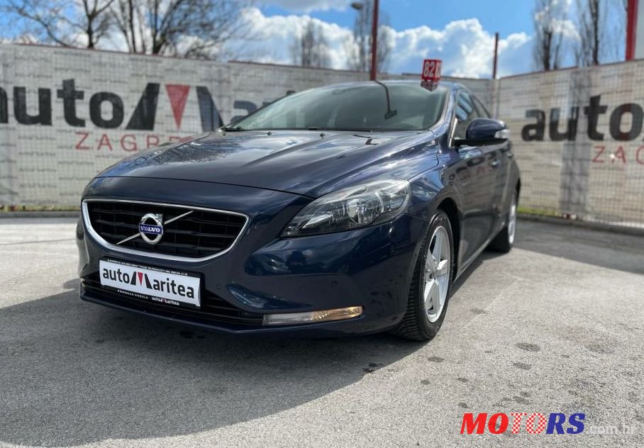 2015' Volvo V40 D2 photo #1