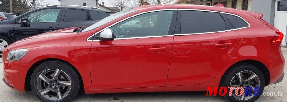 2015' Volvo V40 D2 photo #1