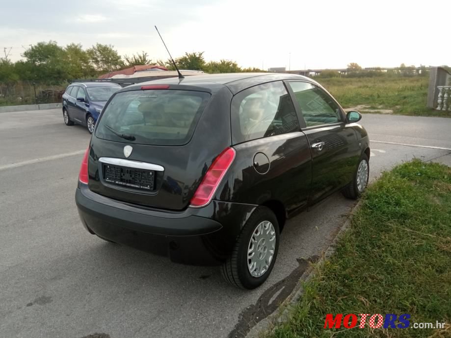 2005' Lancia Y 1,2 photo #2