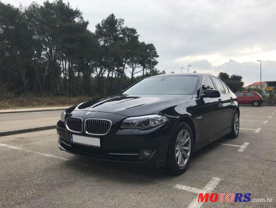 2013' BMW 5 Series 520D photo #2
