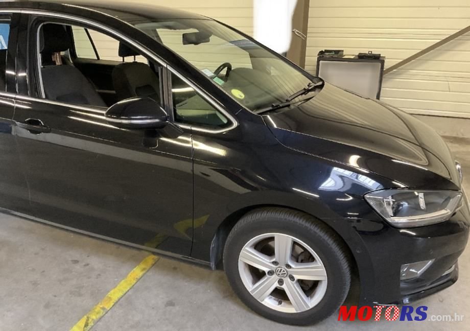 2015' Volkswagen Golf 1.6 Tdi photo #2