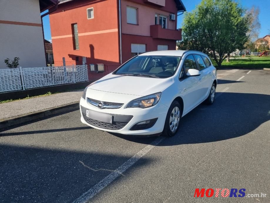 2015' Opel Astra Karavan photo #4