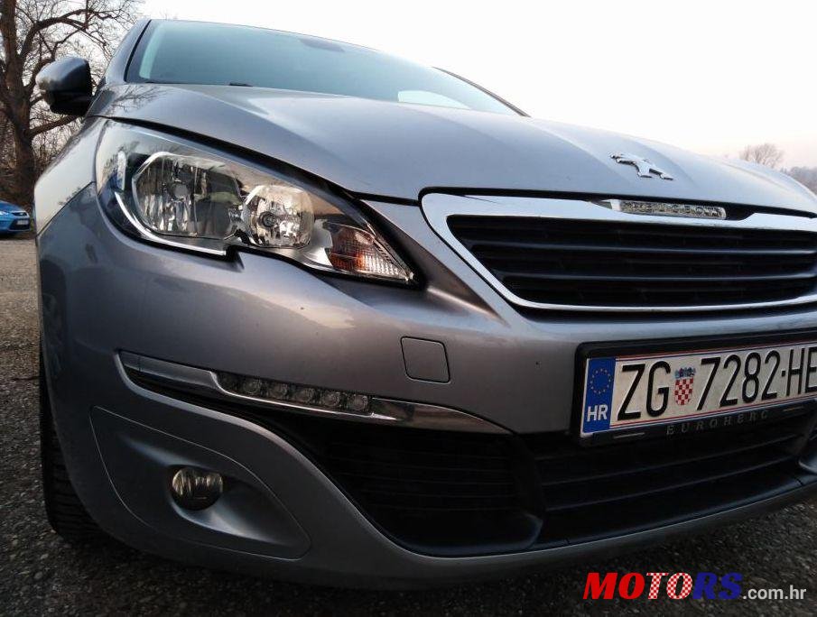 2015' Peugeot 308 Sw photo #2