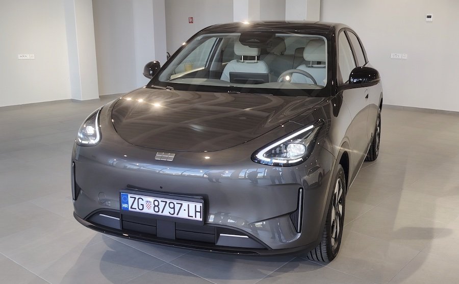 Geely E2