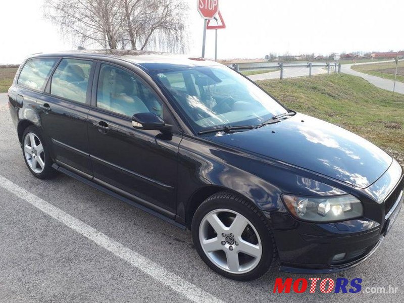 2005' Volvo V50 2,0 D photo #1