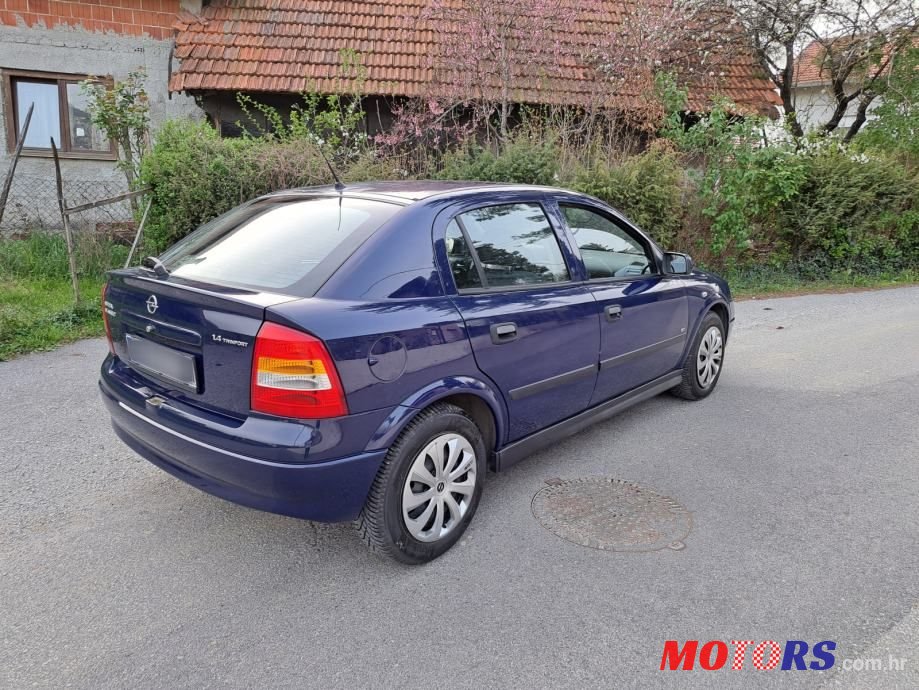 2009' Opel Astra 1.4 Twinport photo #2