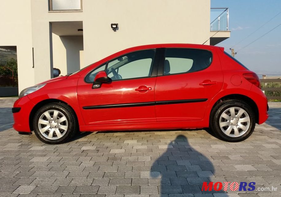 2008' Peugeot 207 1.4I,8V-Očuvan+Servisiran photo #1