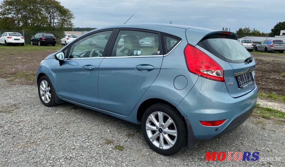 2010' Ford Fiesta Sport photo #3