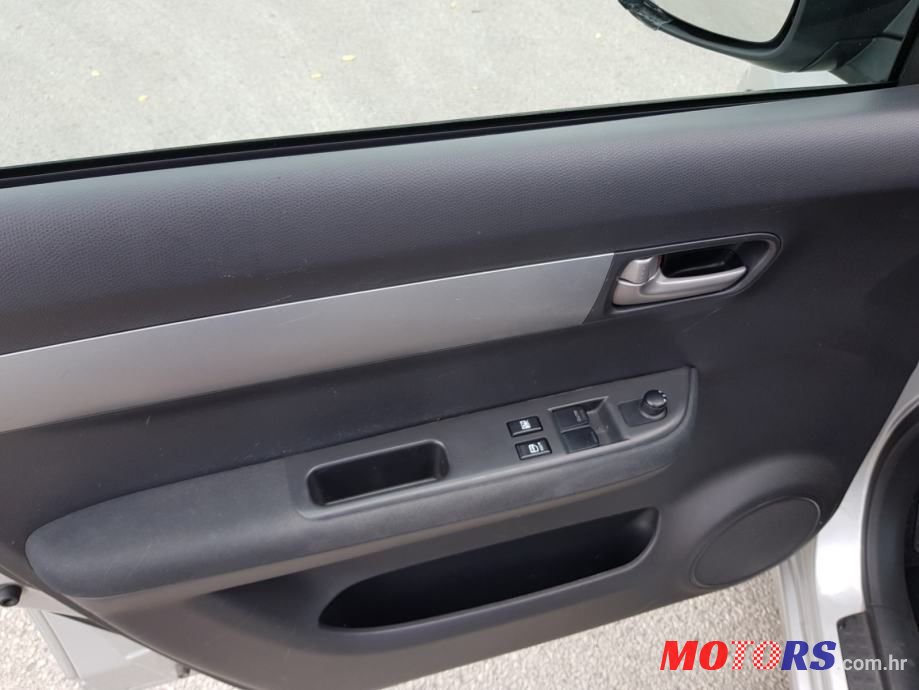 2009' Suzuki Swift 1,3 Glx photo #6