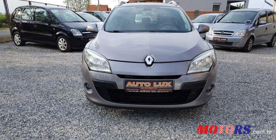 2009' Renault Megane Grandtour photo #2