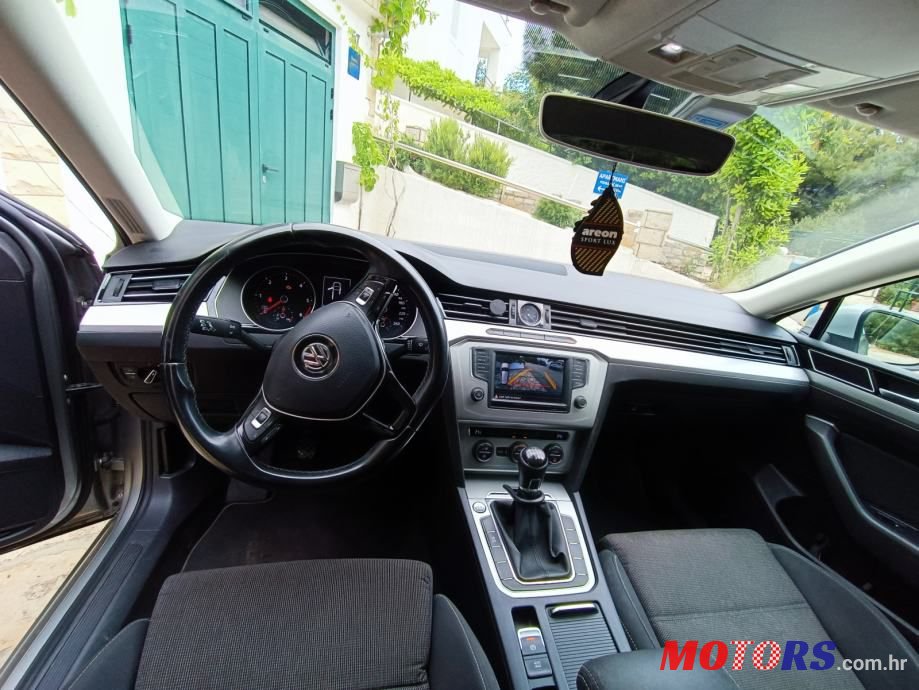 2015' Volkswagen Passat Variant photo #4