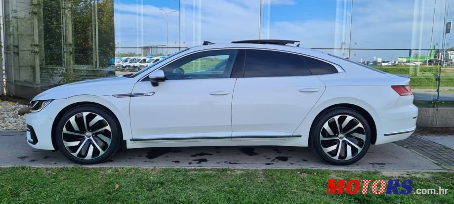2019' Volkswagen Arteon photo #2