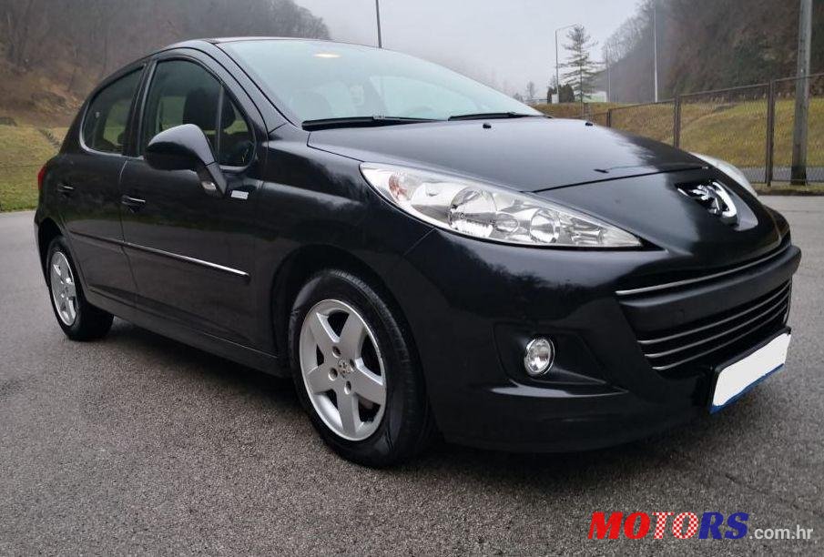 2010' Peugeot 207 1,4 Vti photo #1