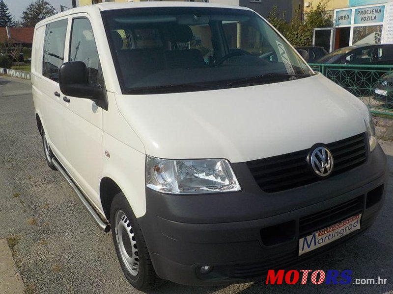 2008' Volkswagen Transporter photo #2