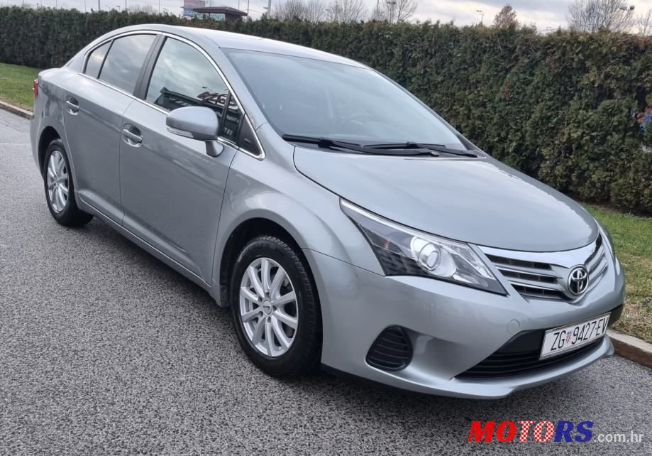 2013' Toyota Avensis 2,0 D-4D photo #2