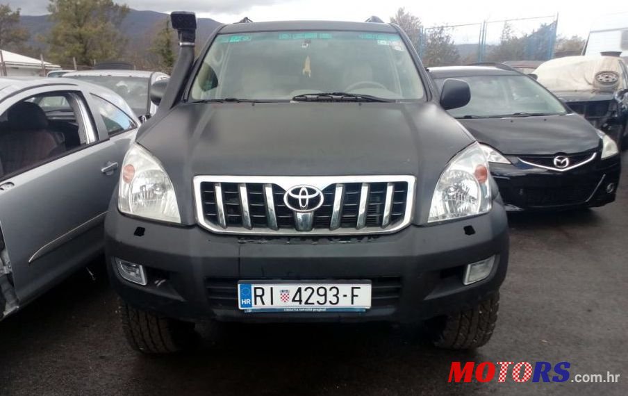 2006' Toyota Land Cruiser photo #3